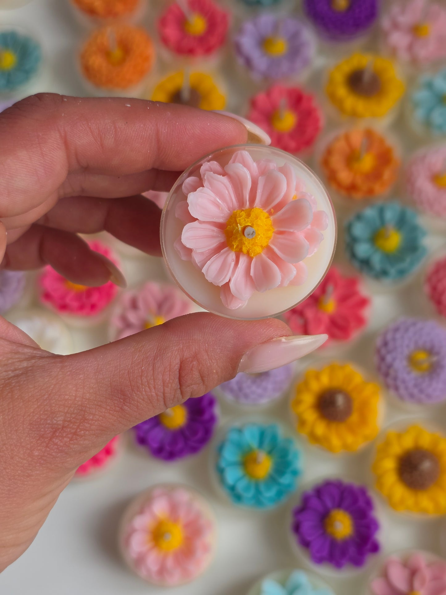 Flower tea lights