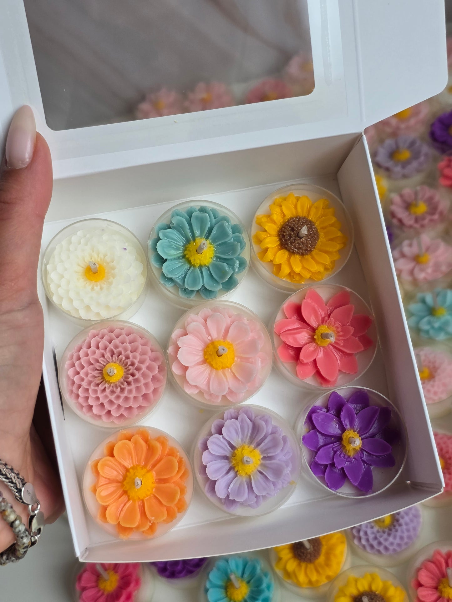 Flower tea lights