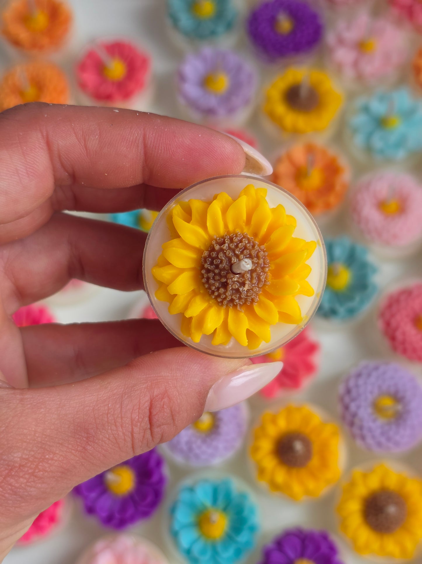 Flower tea lights