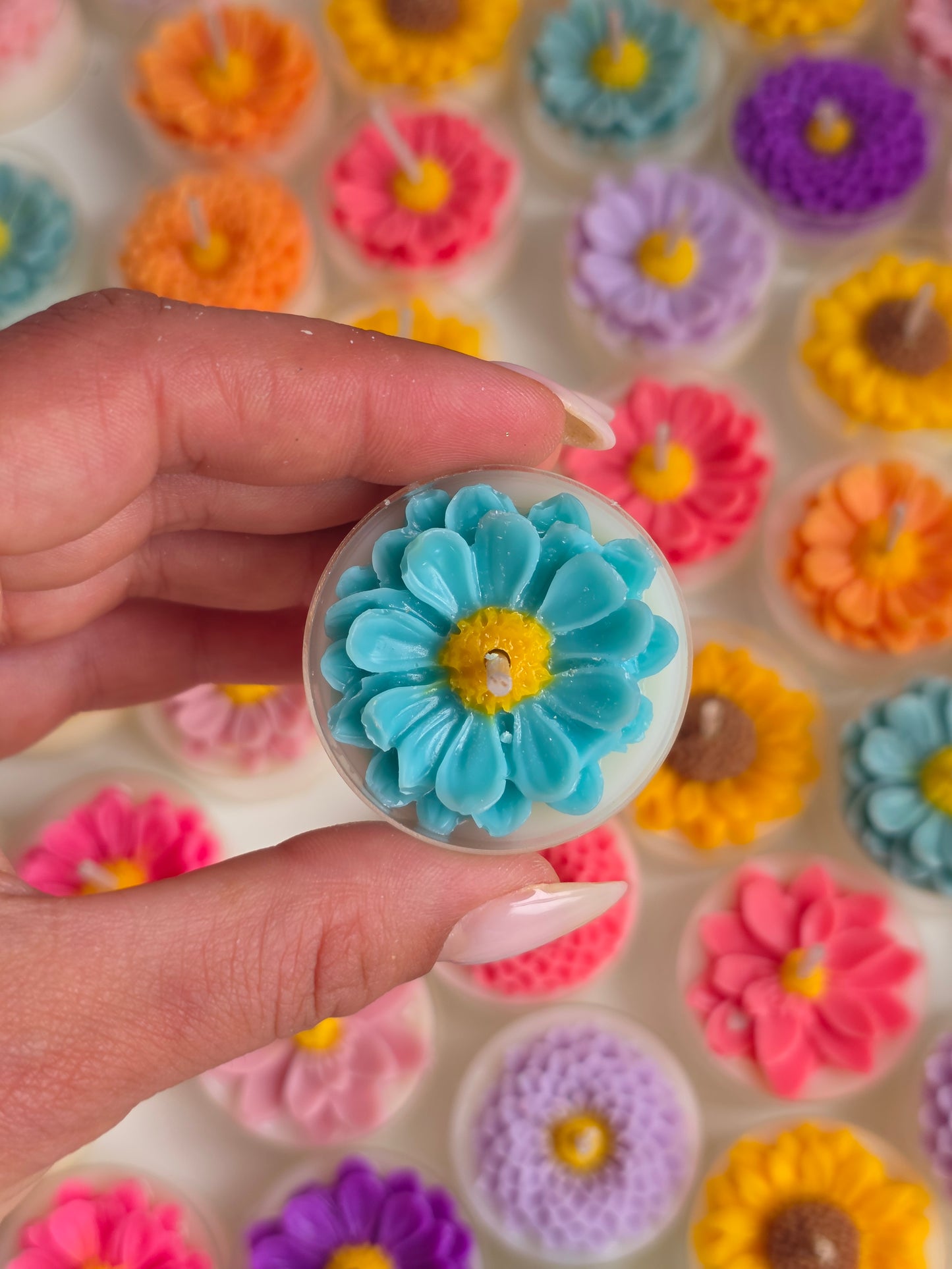 Flower tea lights
