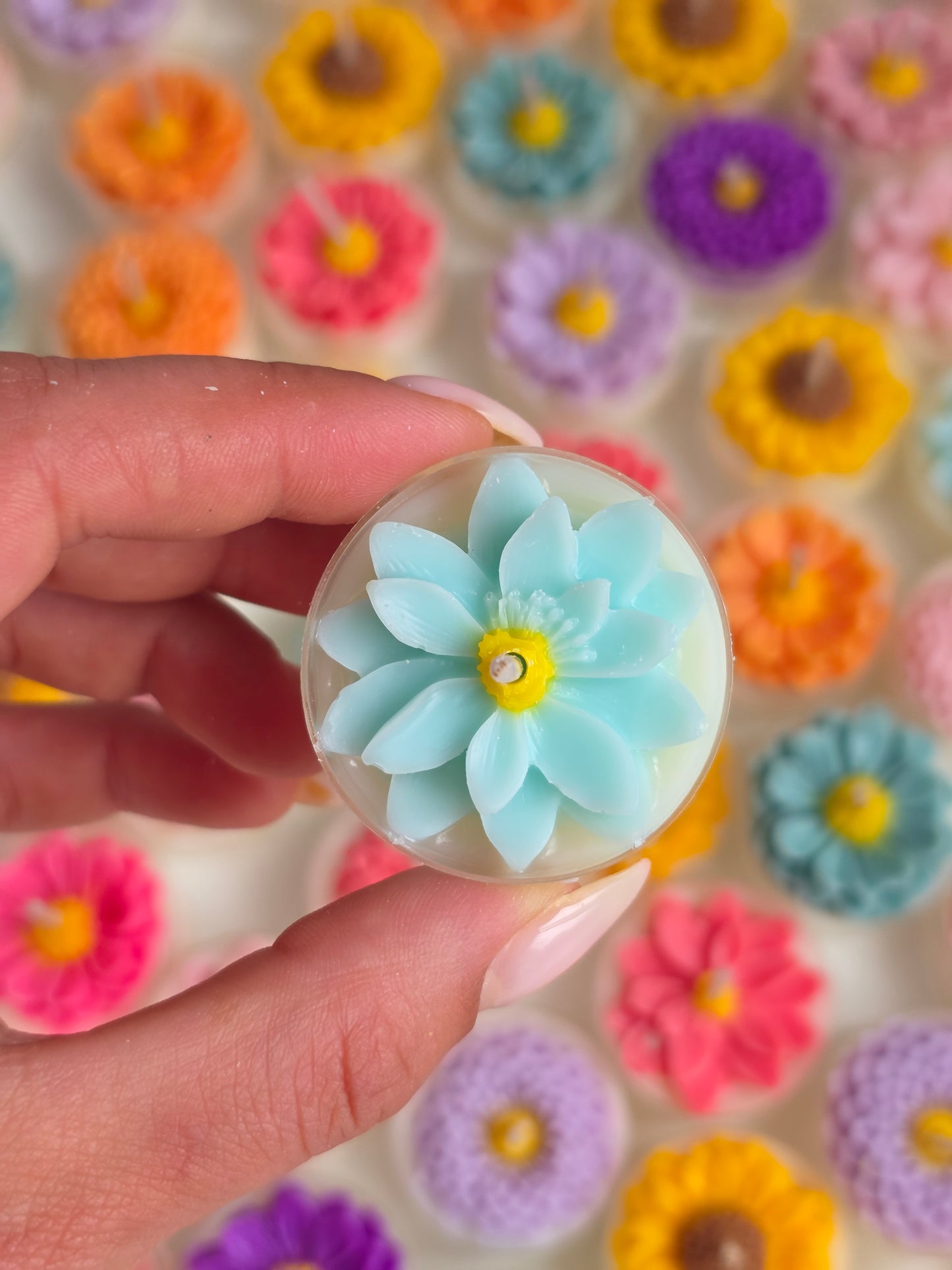 Flower tea lights