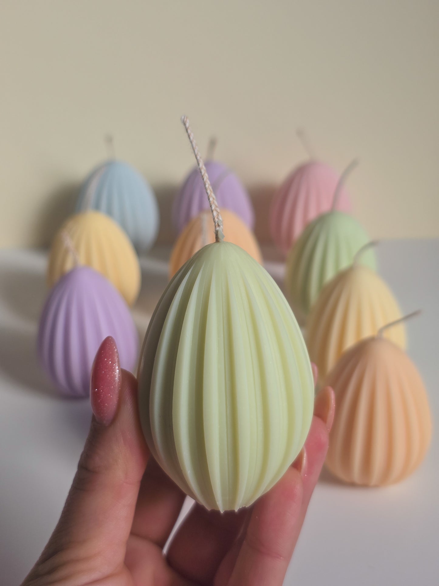 Ribbed Egg S