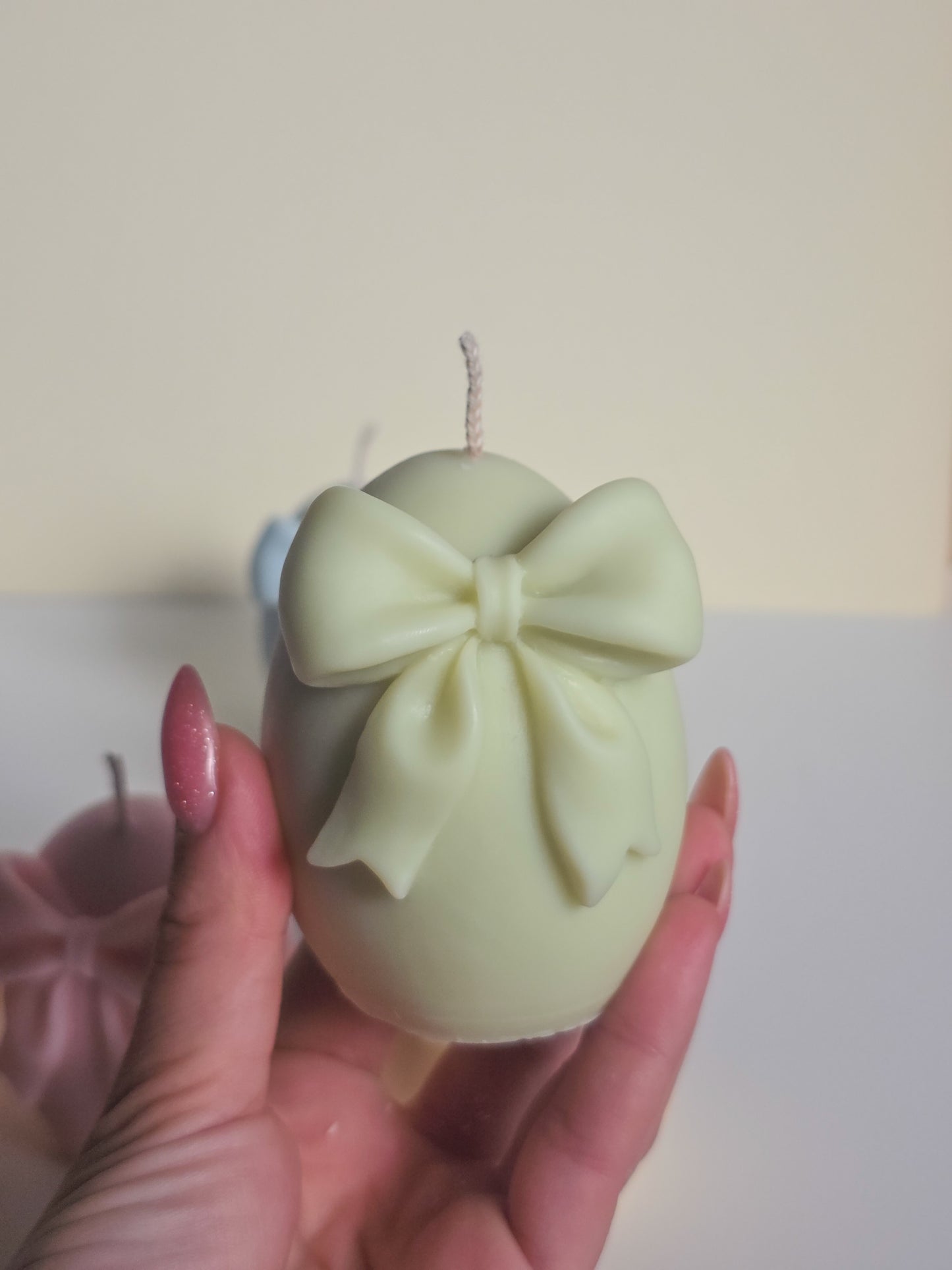 Bow egg