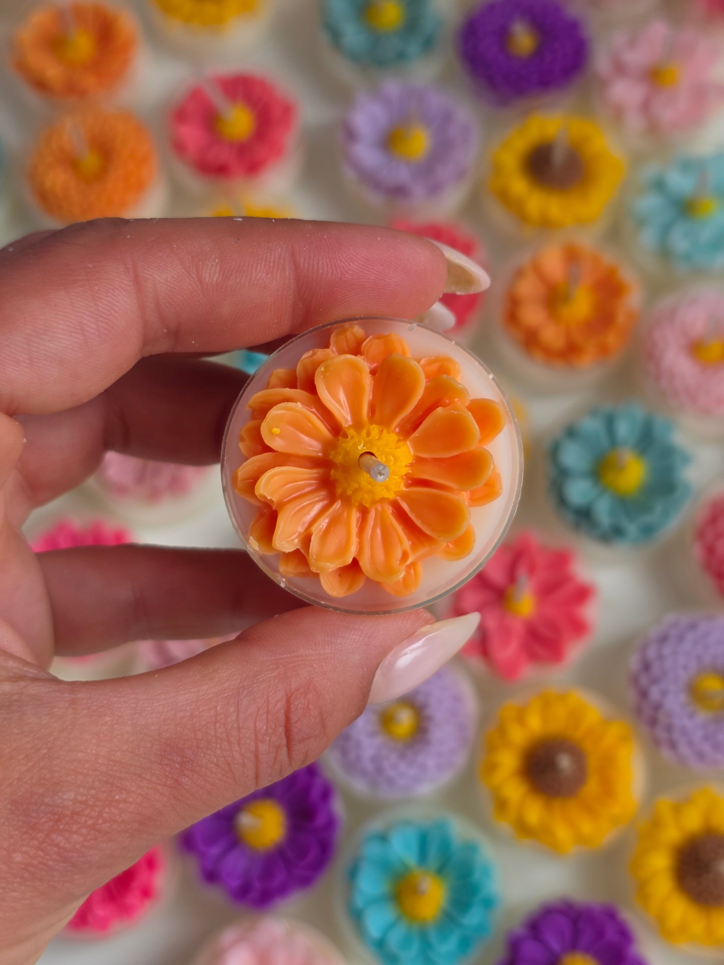 Flower tea lights