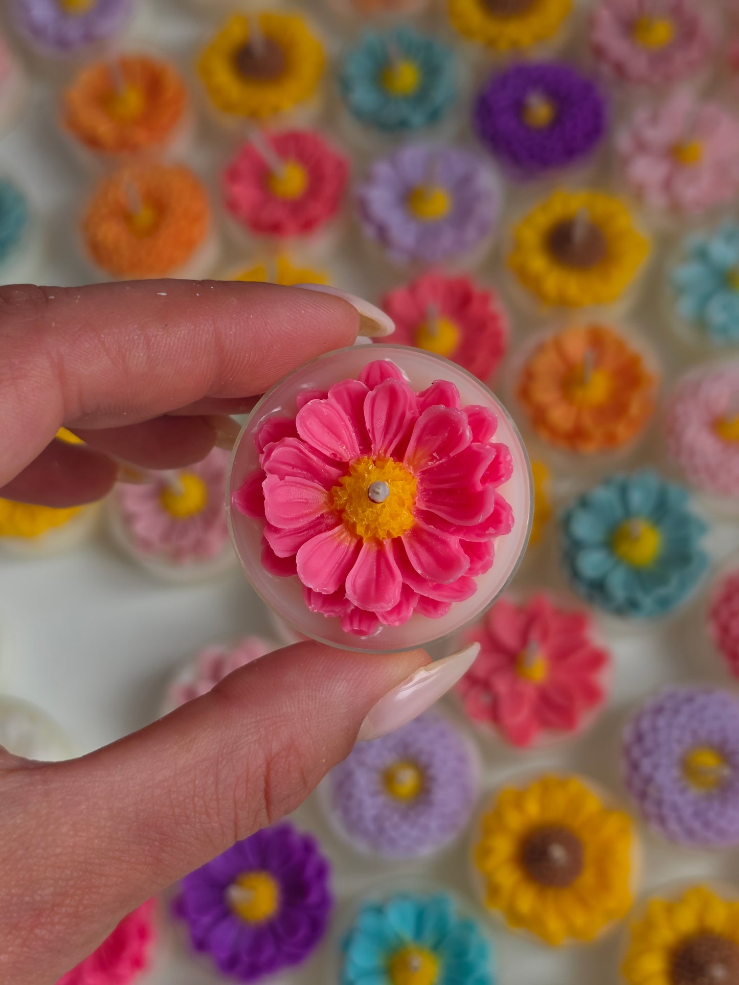 Flower tea lights