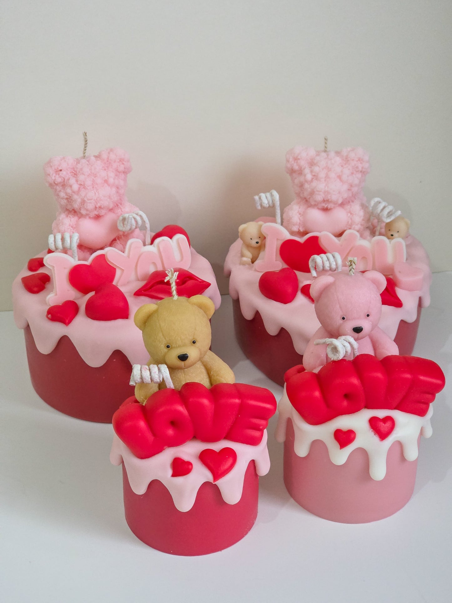 Valentine’s drip cake candle